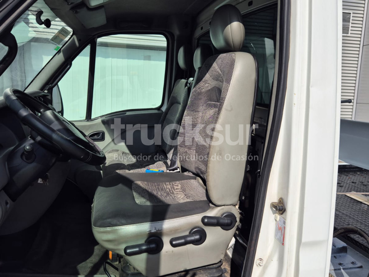 Эвакуатор RENAULT MASTER: фото 17 Эвакуатор RENAULT MASTER: фото 17