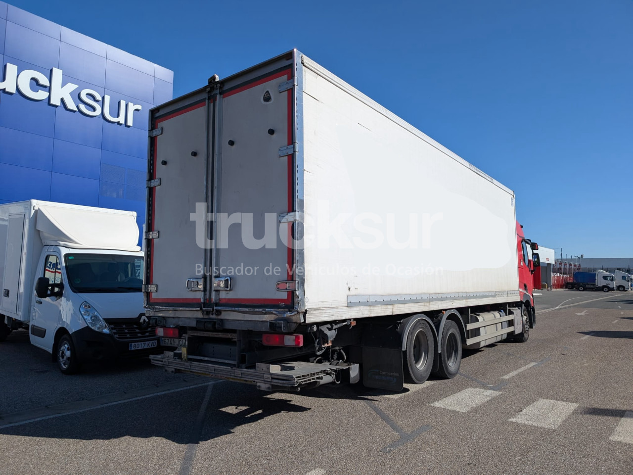 RENAULT T460 SLEEPER CAB - Рефрижератор: фото 4 RENAULT T460 SLEEPER CAB - Рефрижератор: фото 4