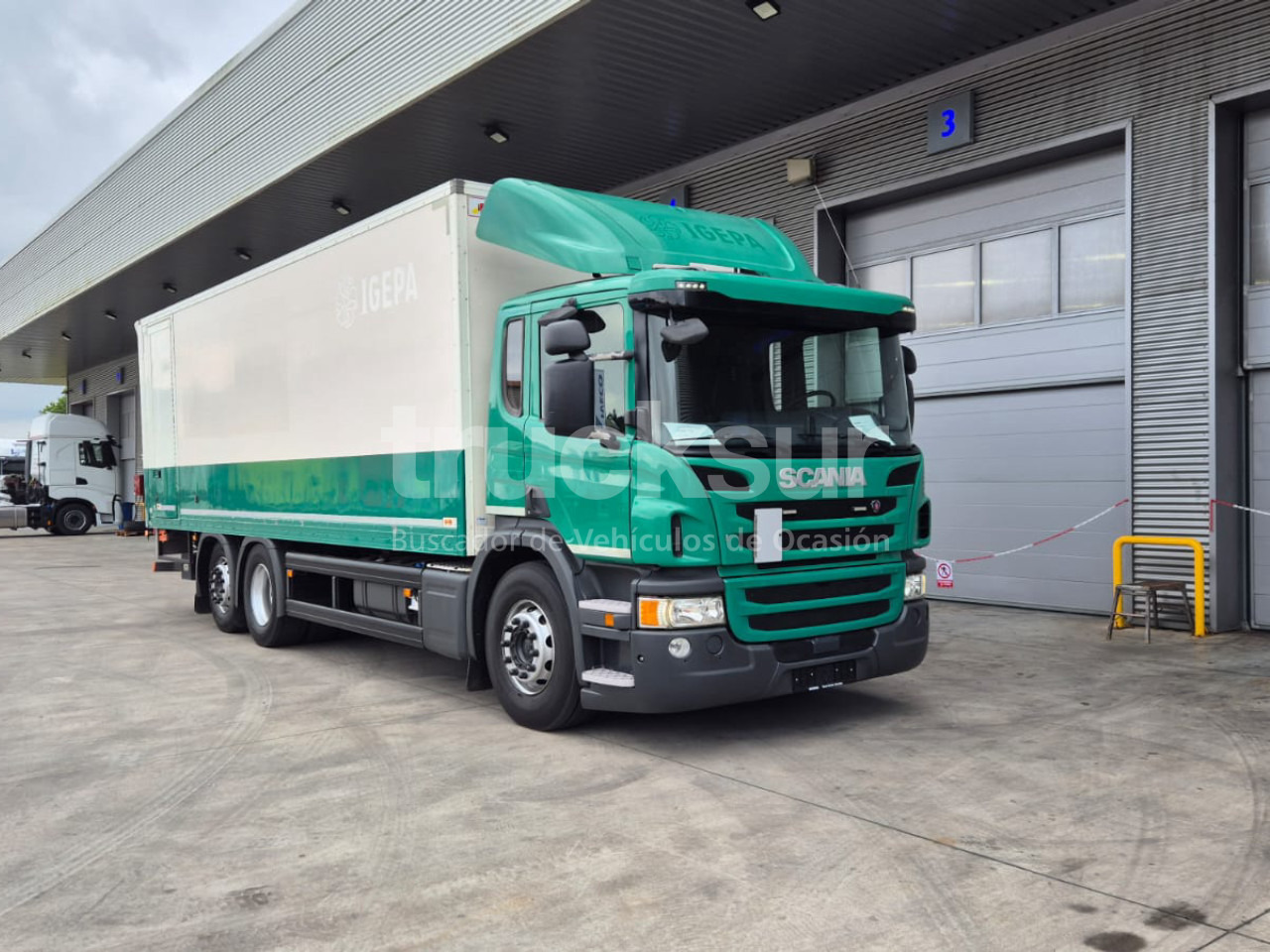 SCANIA P320.26 ejes 6x2*4 - Тентованный грузовик: фото 2 SCANIA P320.26 ejes 6x2*4 - Тентованный грузовик: фото 2