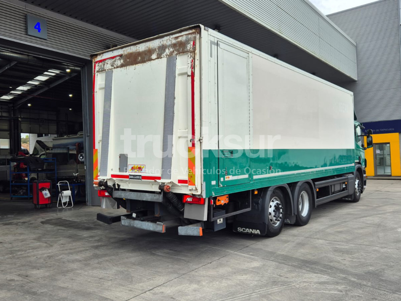 SCANIA P320.26 ejes 6x2*4 - Тентованный грузовик: фото 3 SCANIA P320.26 ejes 6x2*4 - Тентованный грузовик: фото 3