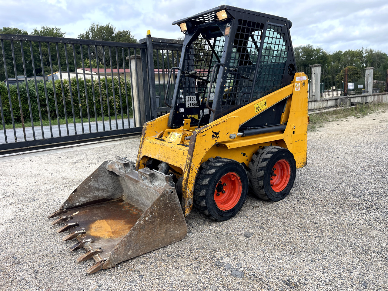 BOBCAT S70 - Мини-погрузчик с бортовым поворотом: фото 1 BOBCAT S70 - Мини-погрузчик с бортовым поворотом: фото 1
