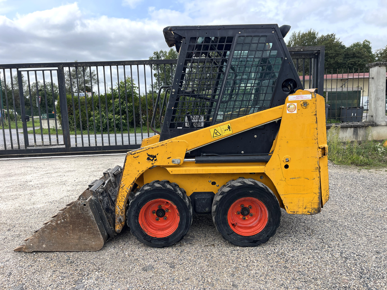 BOBCAT S70 - Мини-погрузчик с бортовым поворотом: фото 2 BOBCAT S70 - Мини-погрузчик с бортовым поворотом: фото 2