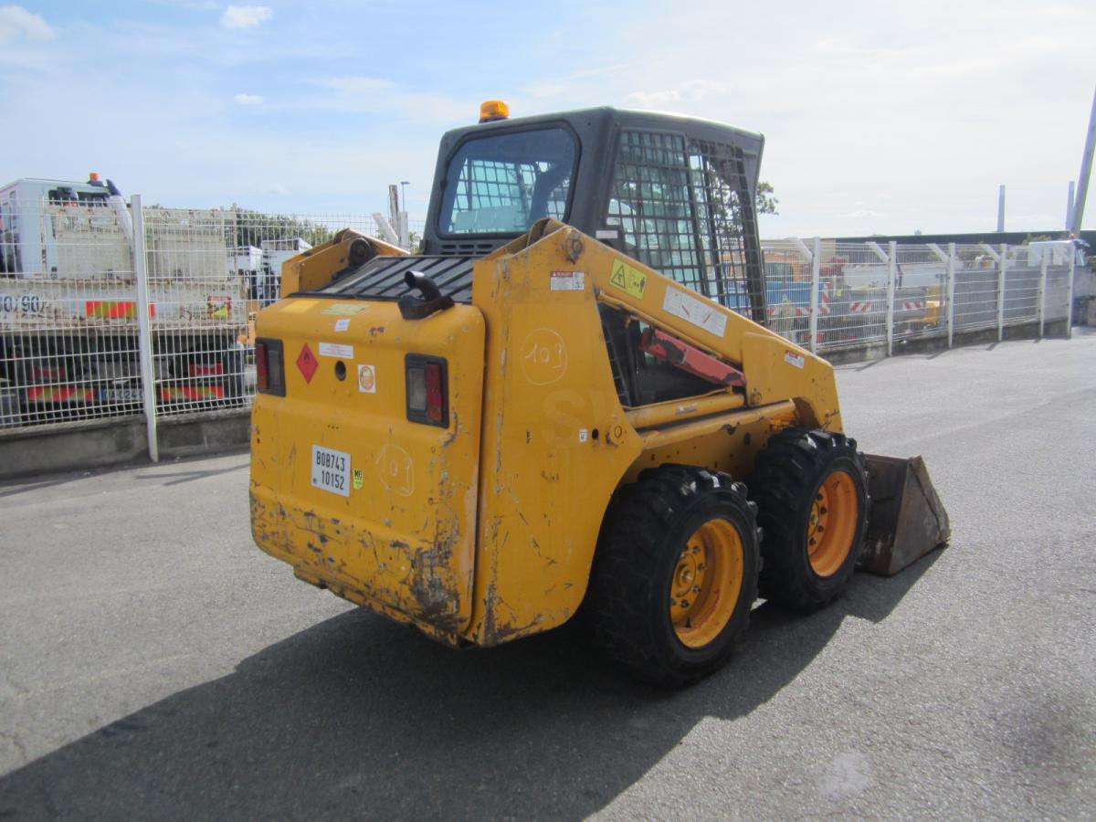 Bobcat S130 - Мини-погрузчик с бортовым поворотом: фото 5 Bobcat S130 - Мини-погрузчик с бортовым поворотом: фото 5