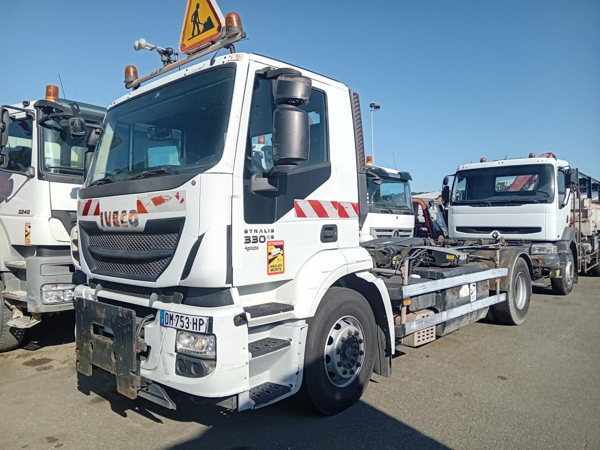 Iveco 330.36 - Крюковой мультилифт: фото 1 Iveco 330.36 - Крюковой мультилифт: фото 1