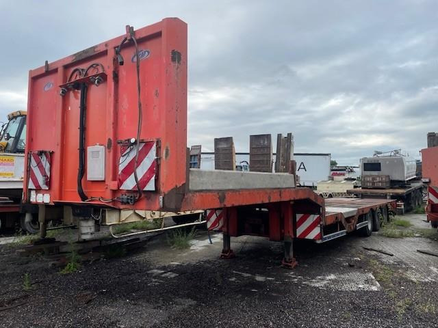 Trax - Низкорамный полуприцеп: фото 1 Trax - Низкорамный полуприцеп: фото 1