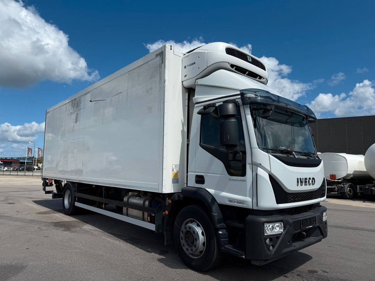 Iveco 180E32 4x2 Schmitz / Thermo King T-1200R Spectru Iveco 180E32 4x2 Schmitz / Thermo King T-1200R Spectru - Рефрижератор: фото 2 Iveco 180E32 4x2 Schmitz / Thermo King T-1200R Spectru Iveco 180E32 4x2 Schmitz / Thermo King T-1200R Spectru - Рефрижератор: фото 2
