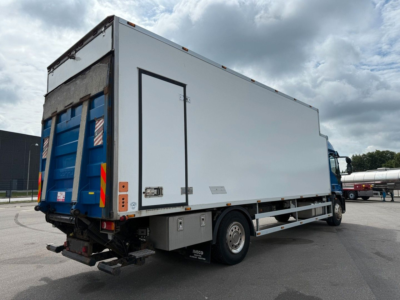Iveco EuroCargo 180 E28 4x2 Thermo King T-1000R - Рефрижератор: фото 3 Iveco EuroCargo 180 E28 4x2 Thermo King T-1000R - Рефрижератор: фото 3