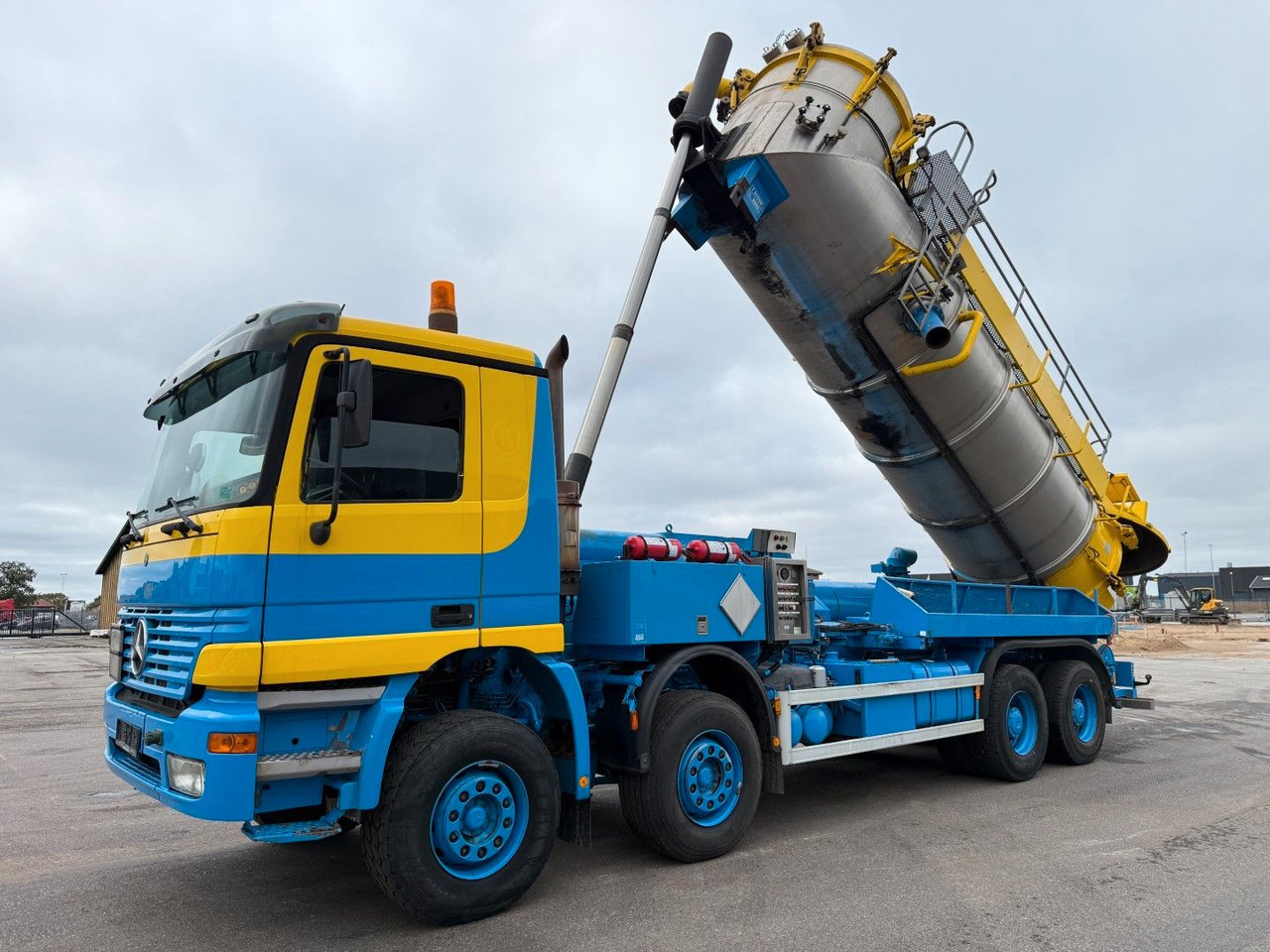 Mercedes-Benz Actros 4140 8x4 KOKS MEGAVAC 8000 ADR Dry Vac - Ассенизатор: фото 5 Mercedes-Benz Actros 4140 8x4 KOKS MEGAVAC 8000 ADR Dry Vac - Ассенизатор: фото 5