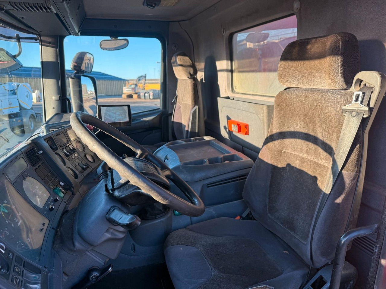 Scania 114/380 8x2*6 Assmann 14 m3 Vacuumtruck - Ассенизатор: фото 5 Scania 114/380 8x2*6 Assmann 14 m3 Vacuumtruck - Ассенизатор: фото 5