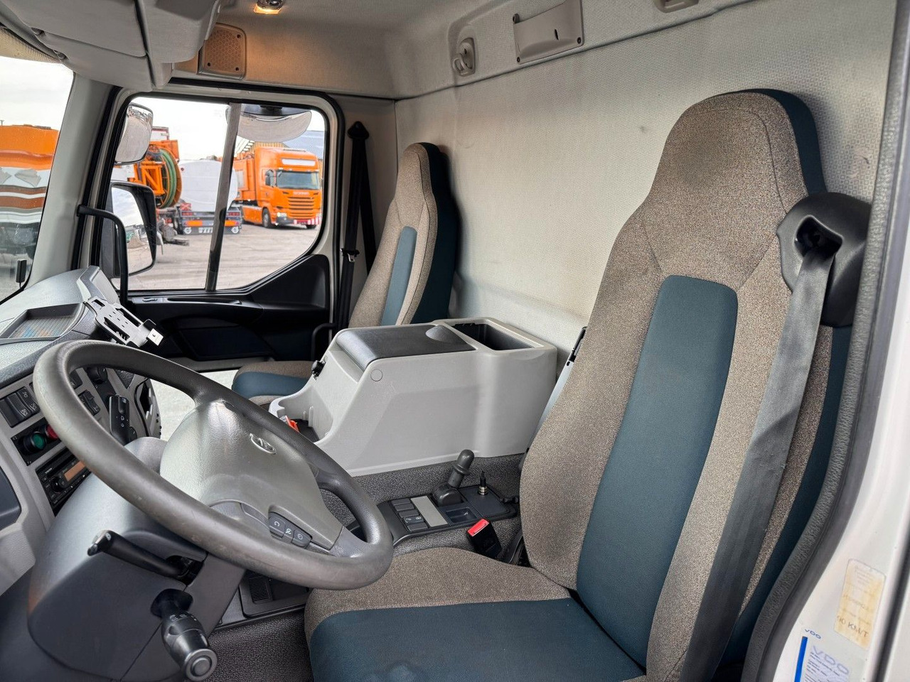 Volvo FE320 6x2*4 Frigoblock FK25SL 9.9 m Frigobox - Рефрижератор: фото 5 Volvo FE320 6x2*4 Frigoblock FK25SL 9.9 m Frigobox - Рефрижератор: фото 5