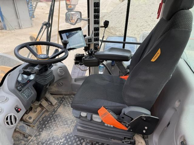 Колёсный погрузчик Volvo L260H: фото 6 Колёсный погрузчик Volvo L260H: фото 6