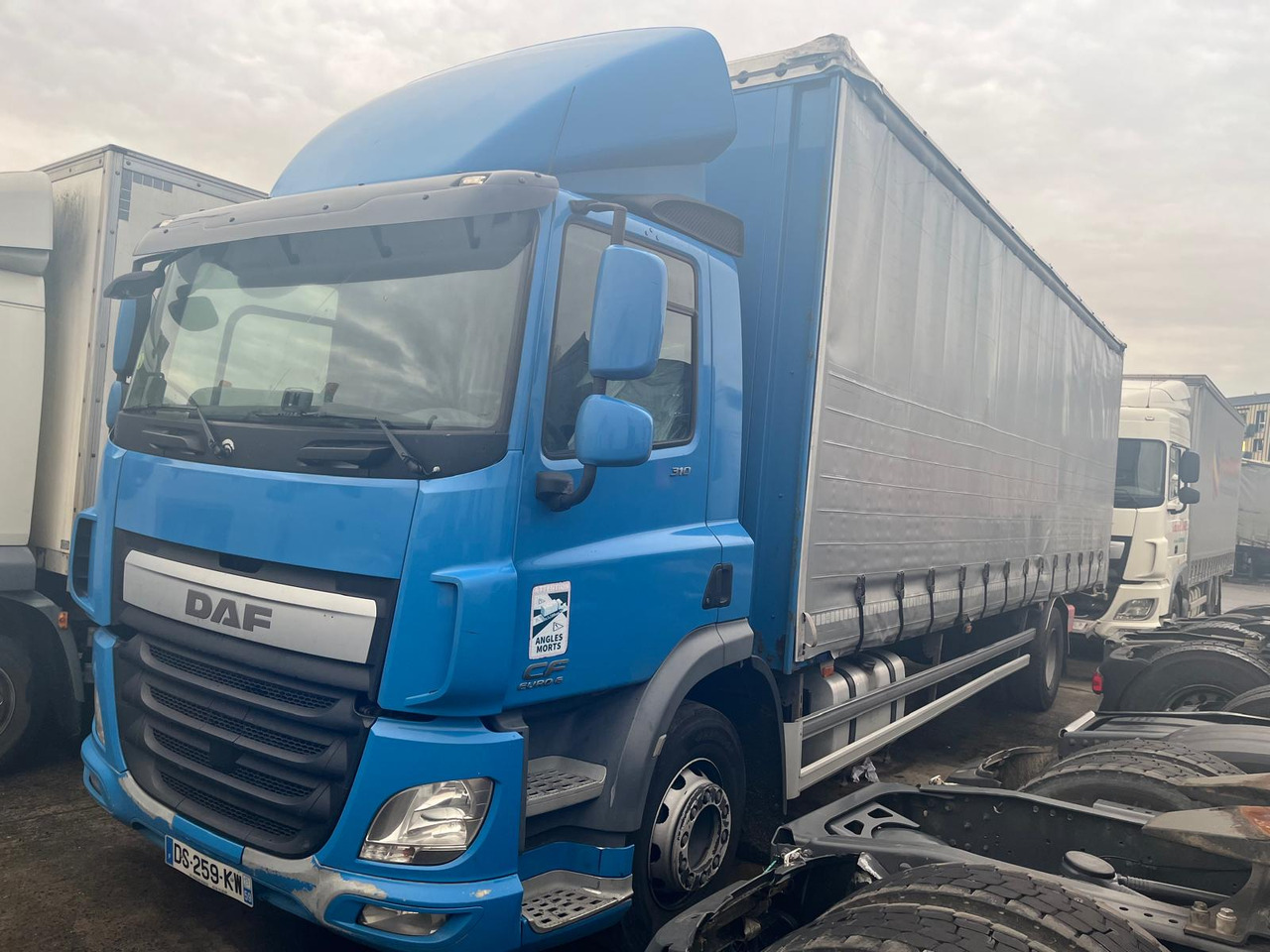 DAF CF 310 - Грузовик с закрытым кузовом: фото 3 DAF CF 310 - Грузовик с закрытым кузовом: фото 3