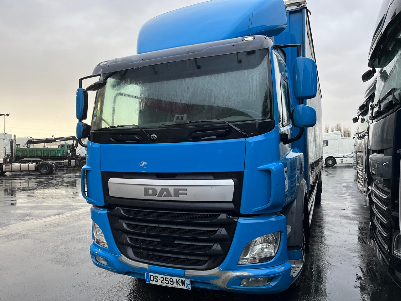 DAF CF 310 - Грузовик с закрытым кузовом: фото 2 DAF CF 310 - Грузовик с закрытым кузовом: фото 2