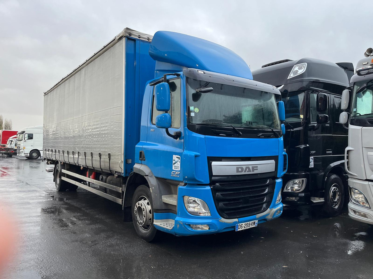 DAF CF 310 - Грузовик с закрытым кузовом: фото 1 DAF CF 310 - Грузовик с закрытым кузовом: фото 1