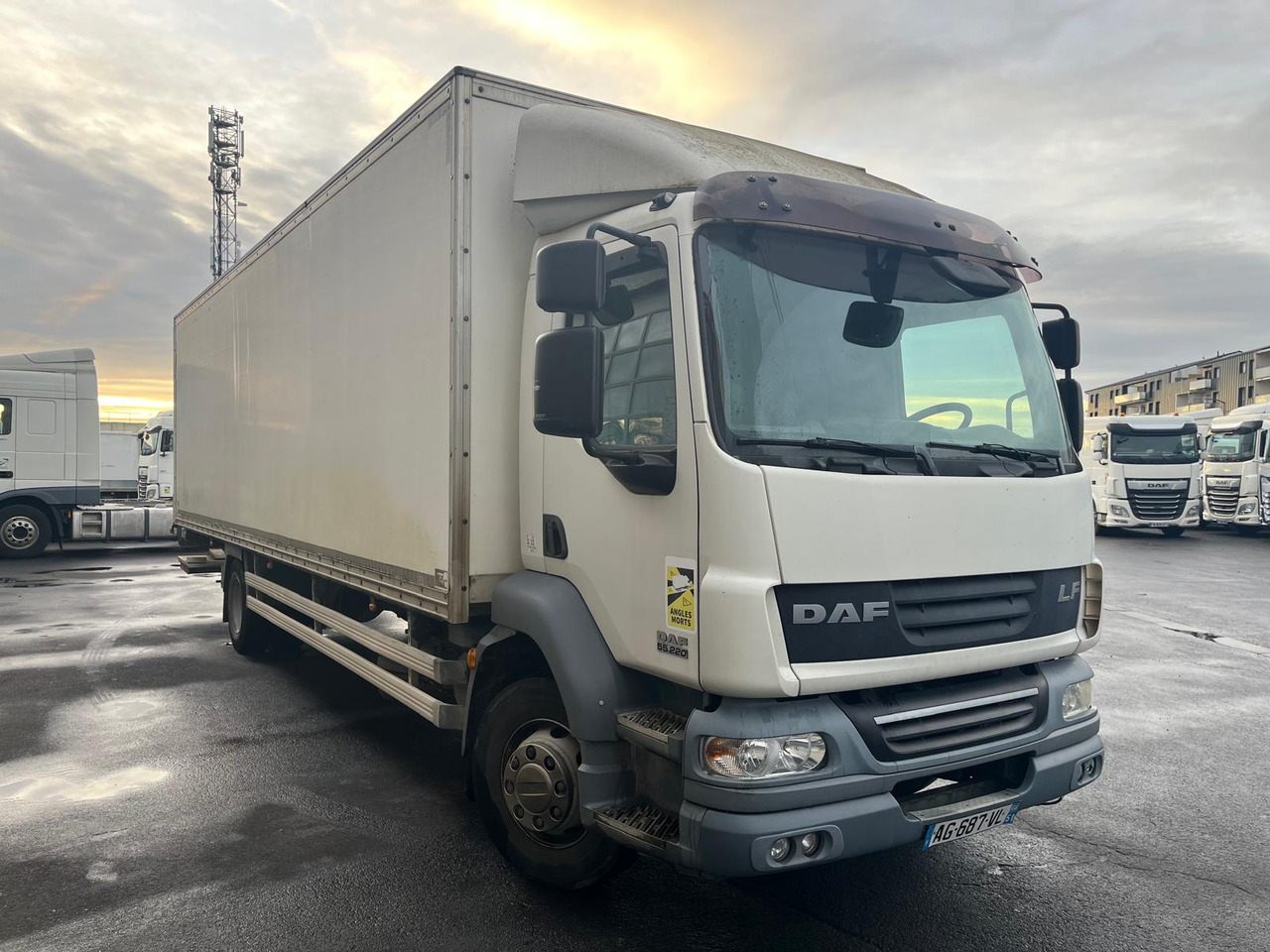 DAF LF 55.220 - Грузовик с закрытым кузовом: фото 2 DAF LF 55.220 - Грузовик с закрытым кузовом: фото 2