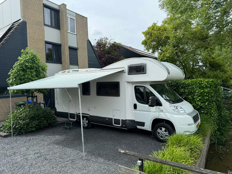 Fiat RIMOR EUROPEO 63 Alkoof, 2x airco, luifel, voortent, EP Level, trekhaak, douche, toilet, 6-zits - Альковный автодом: фото 2 Fiat RIMOR EUROPEO 63 Alkoof, 2x airco, luifel, voortent, EP Level, trekhaak, douche, toilet, 6-zits - Альковный автодом: фото 2