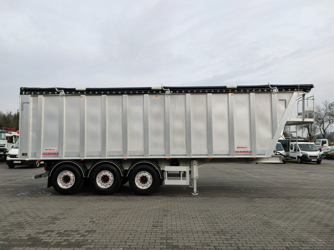 Benalu MULTIRUNNER 87 - Самосвальный полуприцеп: фото 3 Benalu MULTIRUNNER 87 - Самосвальный полуприцеп: фото 3