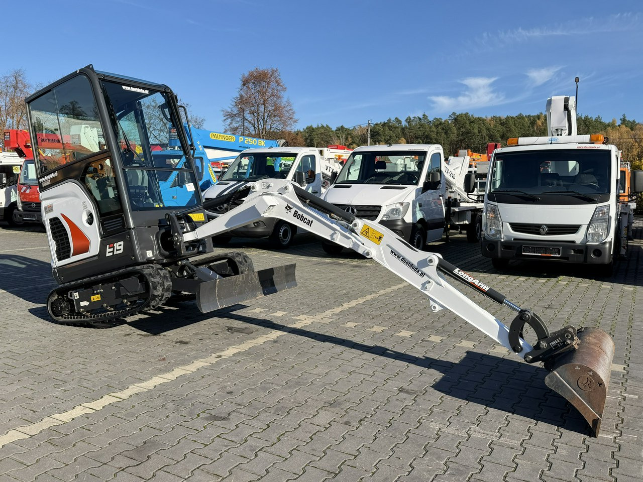 Bobcat E19 Komplet Łyżek Mało Używana Przepracowane tylko 90mth - Мини-экскаватор: фото 2 Bobcat E19 Komplet Łyżek Mało Używana Przepracowane tylko 90mth - Мини-экскаватор: фото 2