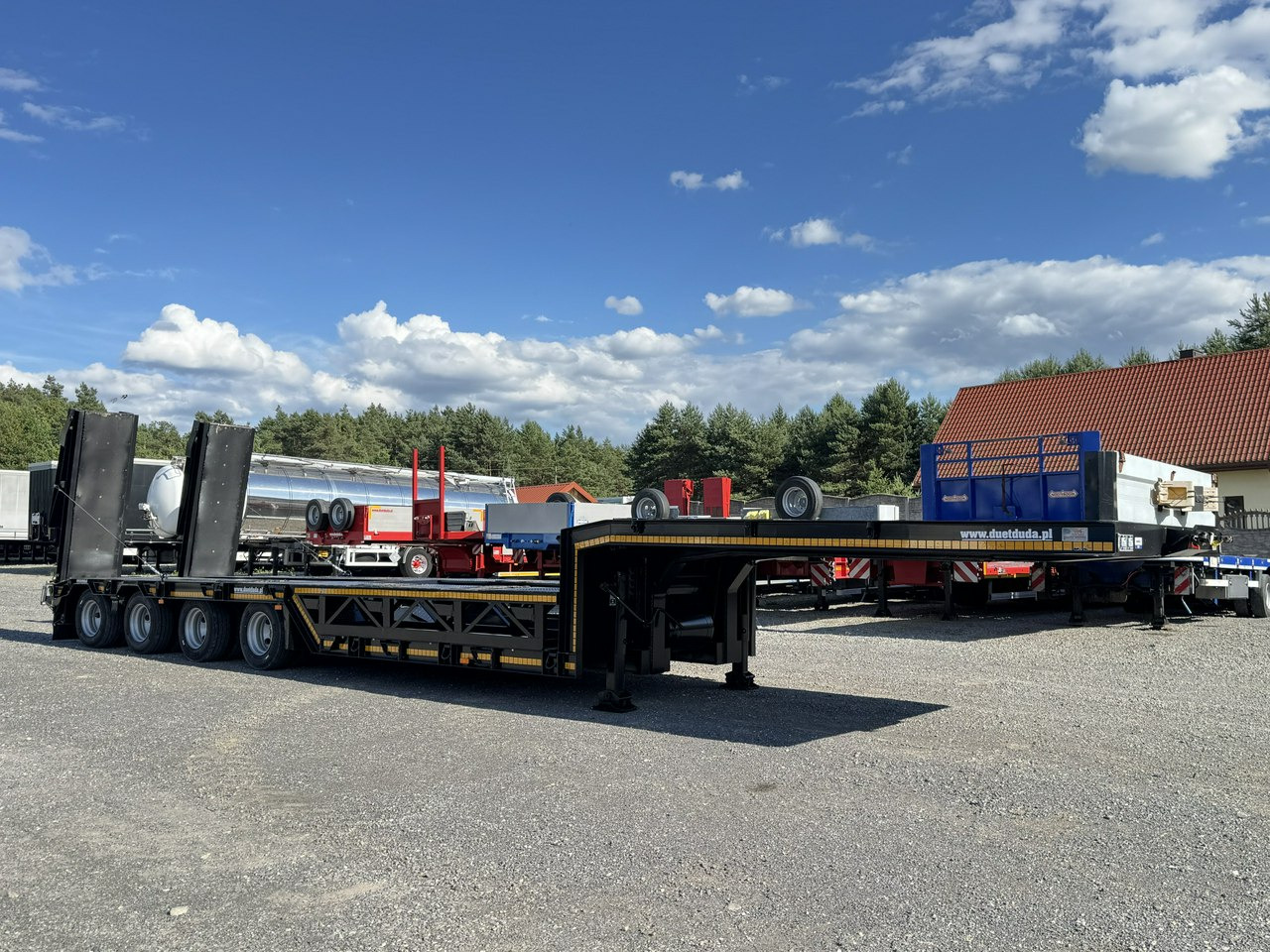 Bodex 4 osiowa NN4J Niskopodwoziówka Niskopodwozie Nowe Opony - Низкорамный полуприцеп: фото 5 Bodex 4 osiowa NN4J Niskopodwoziówka Niskopodwozie Nowe Opony - Низкорамный полуприцеп: фото 5