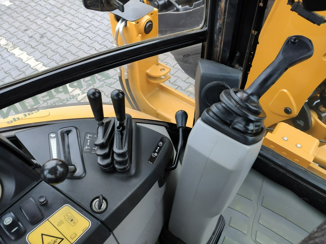 Caterpillar 444E Premier Sterowanie na Joystickach FULL OPCJA - Экскаватор-погрузчик: фото 5 Caterpillar 444E Premier Sterowanie na Joystickach FULL OPCJA - Экскаватор-погрузчик: фото 5