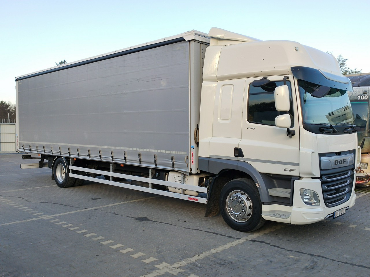 DAF CF 290 E6 Firana Tył Drzwi Dach Podnoszony / Zsuwany Długi 9.30m - Тентованный грузовик: фото 1 DAF CF 290 E6 Firana Tył Drzwi Dach Podnoszony / Zsuwany Długi 9.30m - Тентованный грузовик: фото 1