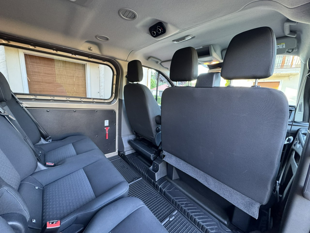 Пассажирский фургон Ford Transit Custom: фото 36