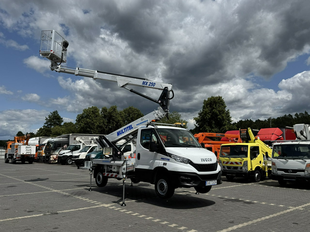 Грузовик с подъемником Iveco Daily 35S14: фото 9