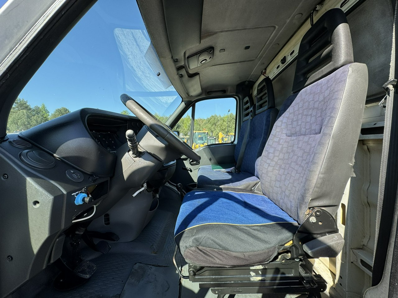 Грузовик с подъемником Iveco Daily: фото 21