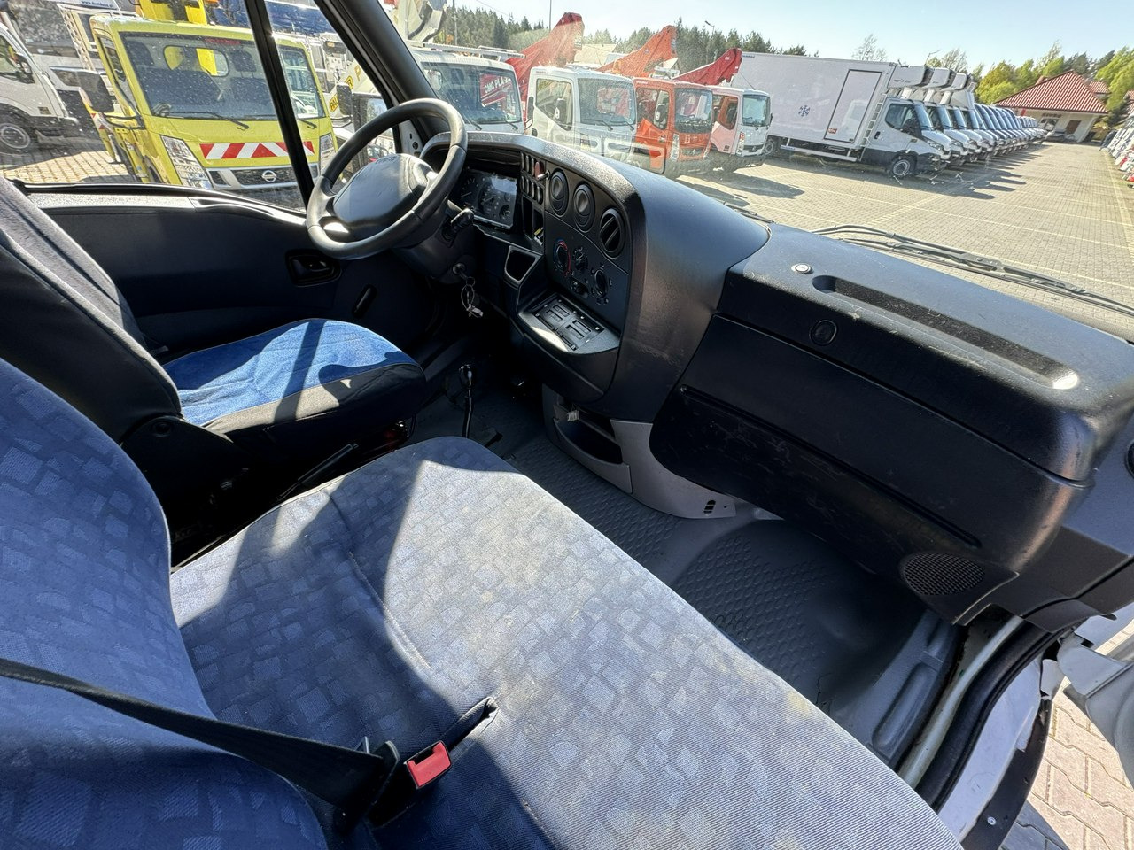 Грузовик с подъемником Iveco Daily: фото 28