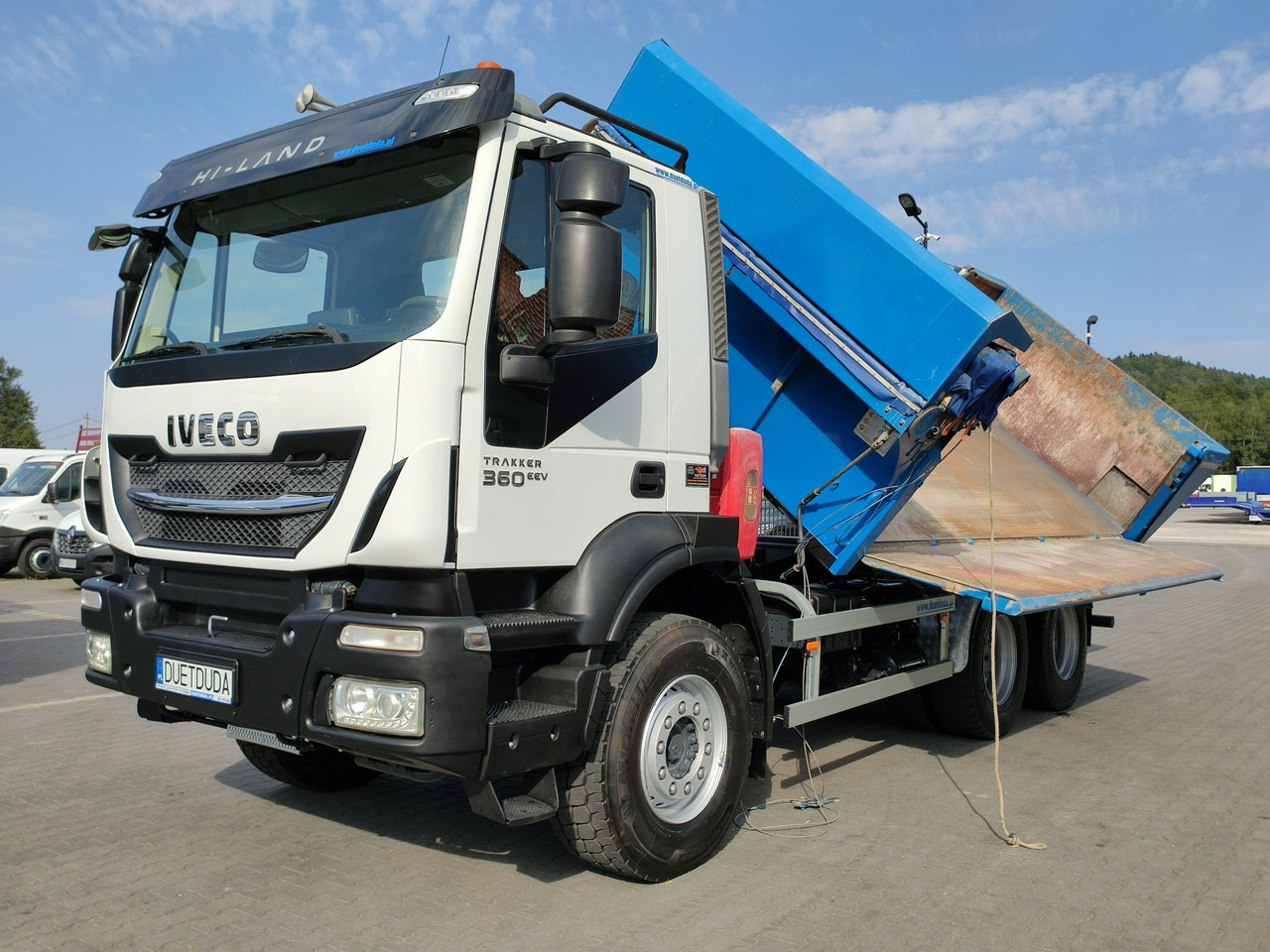 Iveco Trakker 360 EEV Manual 6x4 Wywrot 3-stronny Hydroburta Bok i Tył - Самосвал: фото 1 Iveco Trakker 360 EEV Manual 6x4 Wywrot 3-stronny Hydroburta Bok i Tył - Самосвал: фото 1