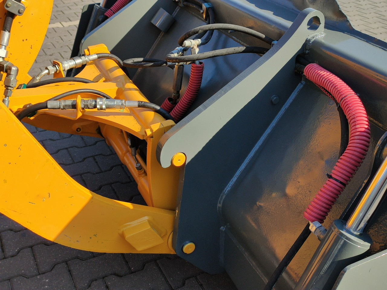 Компактный фронтальный погрузчик Liebherr L 506 STEREO Szybkozłącze / Łyżka Krokodyl + Widły Waga 6300kg: фото 15