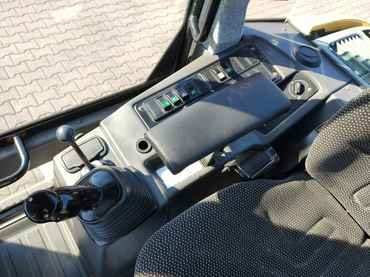 Компактный фронтальный погрузчик Liebherr L 506 STEREO Szybkozłącze / Łyżka Krokodyl + Widły Waga 6300kg: фото 28