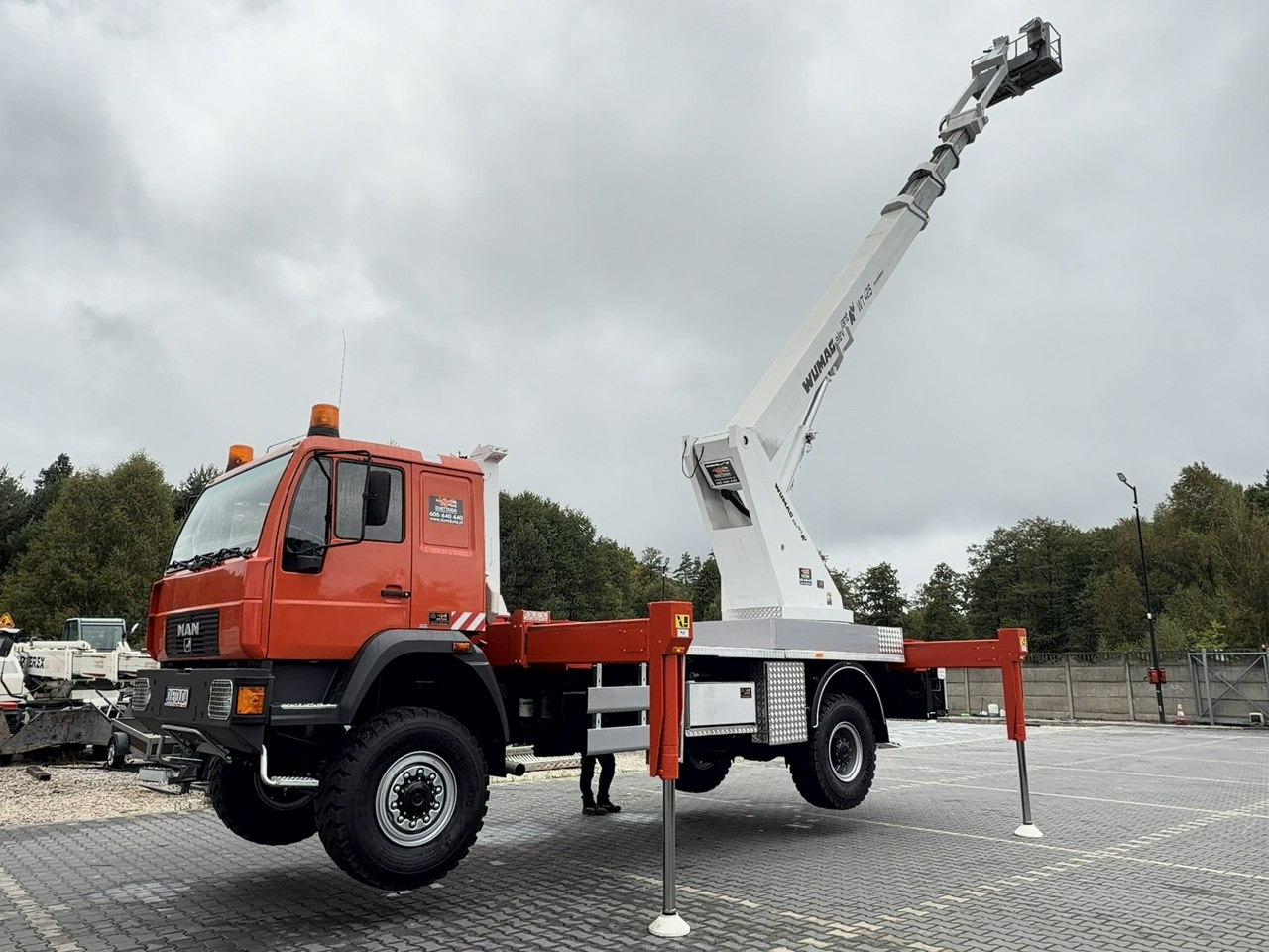 MAN 18.284 4x4 Zwyżka WUMAG WT 425 Podnośnik Koszowy - Грузовик с подъемником: фото 4 MAN 18.284 4x4 Zwyżka WUMAG WT 425 Podnośnik Koszowy - Грузовик с подъемником: фото 4