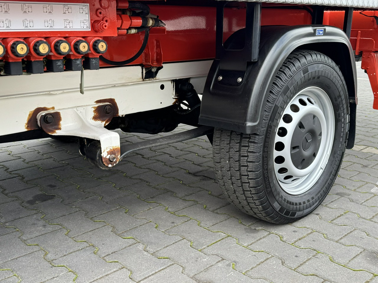 Грузовик с подъемником Mercedes Sprinter: фото 13 Грузовик с подъемником Mercedes Sprinter: фото 13