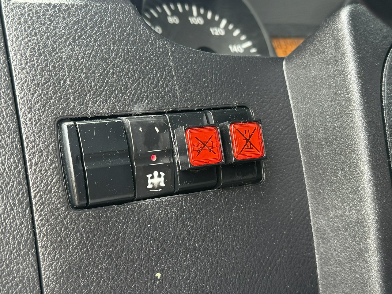 Грузовик с подъемником Mercedes Sprinter: фото 27 Грузовик с подъемником Mercedes Sprinter: фото 27