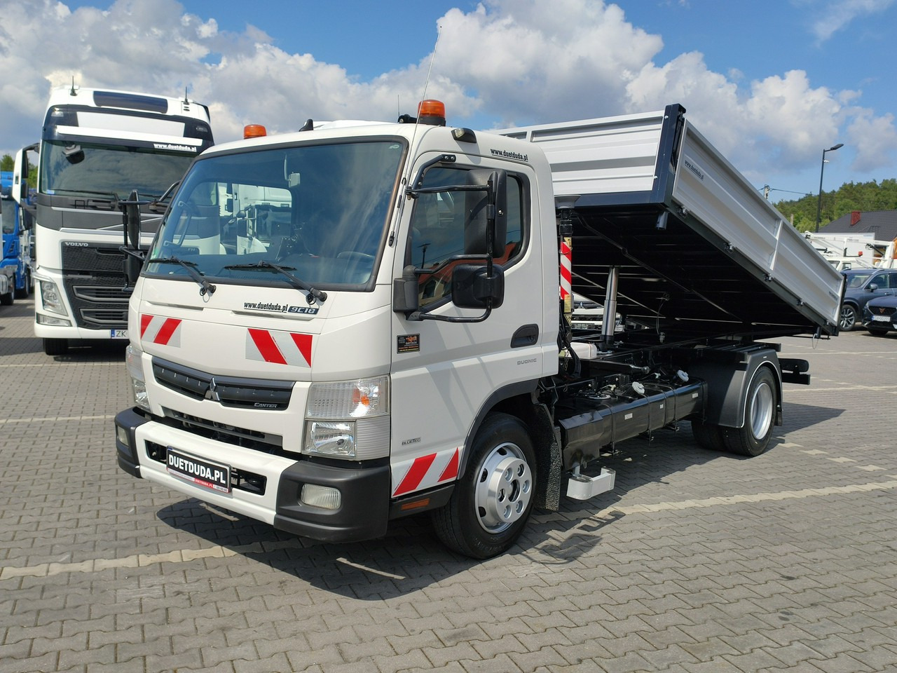 Mitsubishi Canter Fuso 9C18 3.0/180KM Automat, HDS FASSI F30 Wywrotka 3-str - Самосвал, Автоманипулятор: фото 3 Mitsubishi Canter Fuso 9C18 3.0/180KM Automat, HDS FASSI F30 Wywrotka 3-str - Самосвал, Автоманипулятор: фото 3