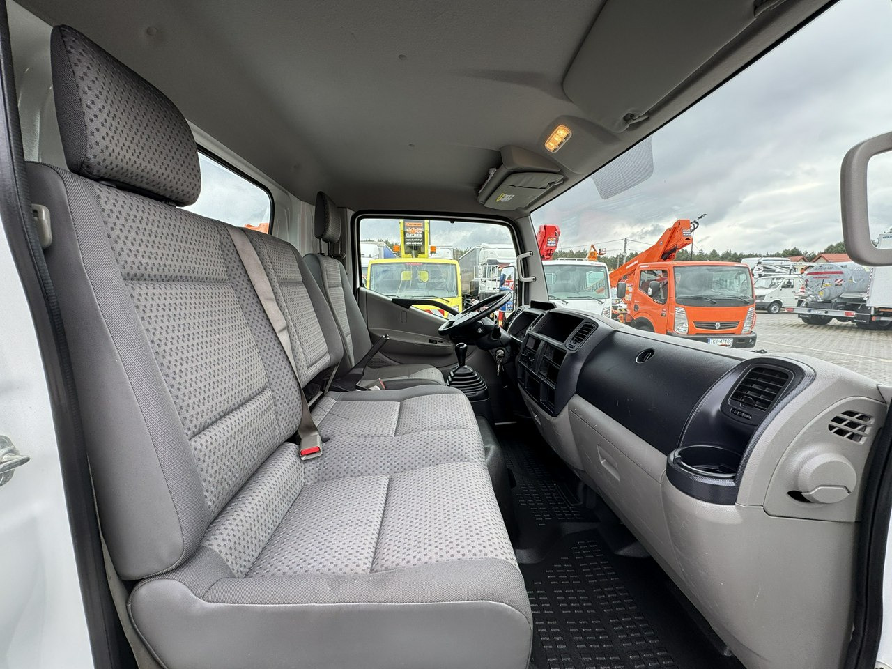 Nissan Cabstar в лизинг Nissan Cabstar: фото 31 Nissan Cabstar в лизинг Nissan Cabstar: фото 31