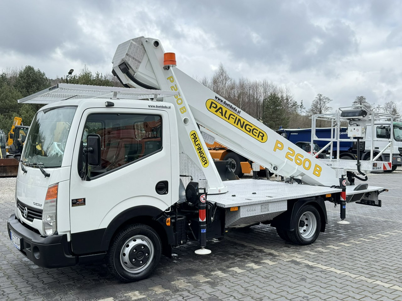 Nissan Cabstar в лизинг Nissan Cabstar: фото 8 Nissan Cabstar в лизинг Nissan Cabstar: фото 8