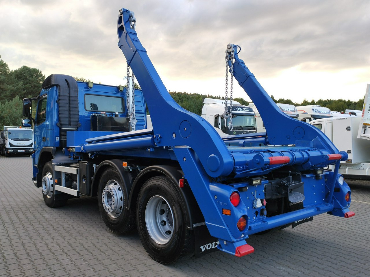 Volvo FM 410 E5 Bramowiec Hakowiec 6x2 Oś Skrętna / Podnoszona Automat - Портальный бункеровоз: фото 5 Volvo FM 410 E5 Bramowiec Hakowiec 6x2 Oś Skrętna / Podnoszona Automat - Портальный бункеровоз: фото 5