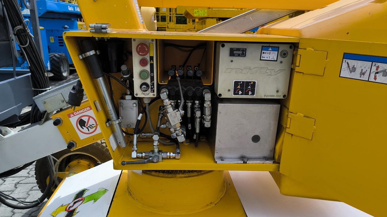 Коленчатый подъемник NIFTYLIFT HR 12 NE: фото 10