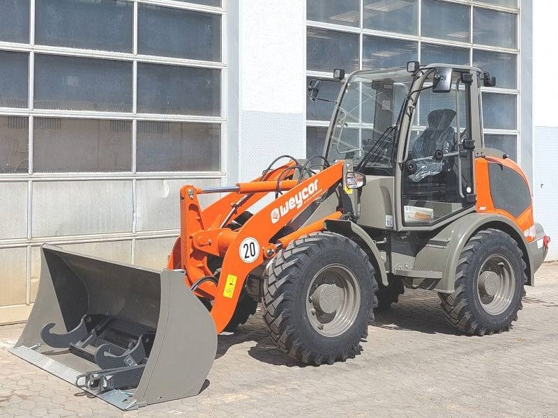 Atlas AR 400 - Мини-погрузчик с бортовым поворотом: фото 2 Atlas AR 400 - Мини-погрузчик с бортовым поворотом: фото 2