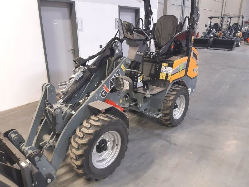 Giant G 2200 E X-Tra Elektro / electric - Мини-погрузчик с бортовым поворотом: фото 4 Giant G 2200 E X-Tra Elektro / electric - Мини-погрузчик с бортовым поворотом: фото 4