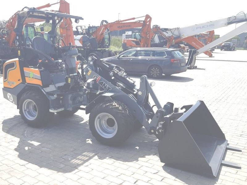 Giant G 2700 E X-Tra Elektro / electric - Мини-погрузчик с бортовым поворотом: фото 4 Giant G 2700 E X-Tra Elektro / electric - Мини-погрузчик с бортовым поворотом: фото 4