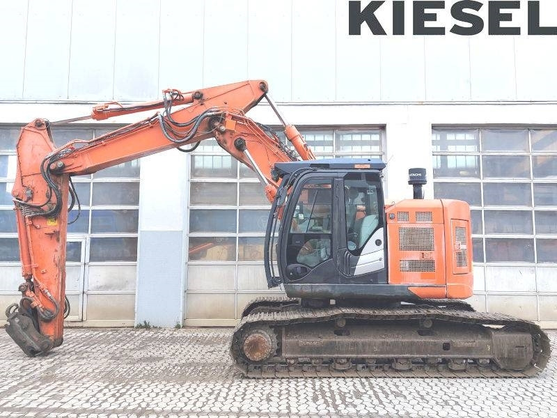 Гусеничный экскаватор Hitachi ZX 225 US LC-6: фото 1