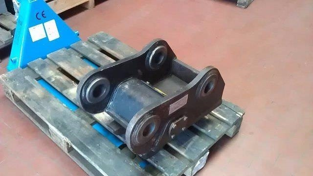 Nado Hitachi ZX110 - ZX135 - ZX140 - ZX145 - Сцепное устройство для Строительной техники: фото 1 Nado Hitachi ZX110 - ZX135 - ZX140 - ZX145 - Сцепное устройство для Строительной техники: фото 1