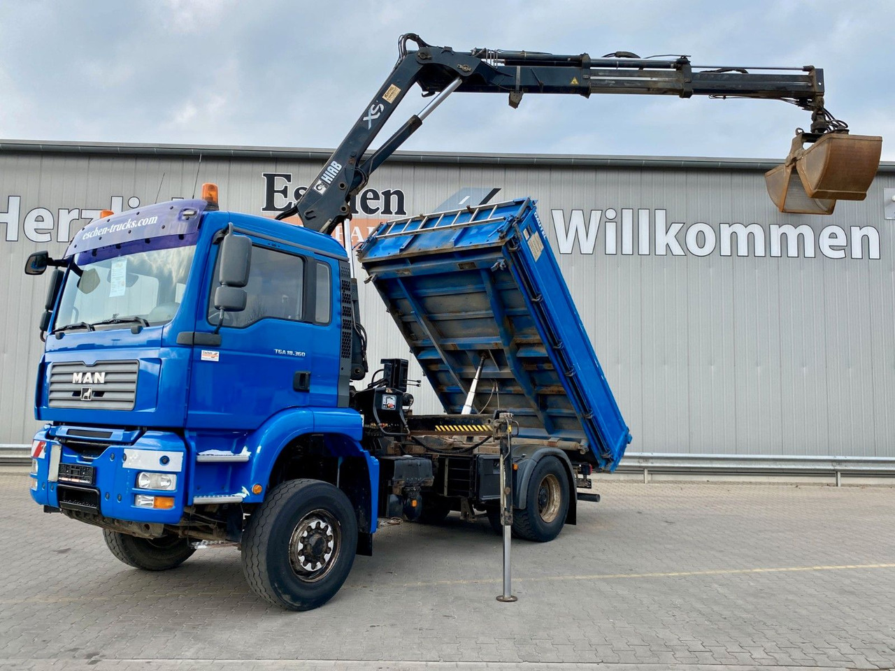 MAN TGA 18.360 4x4H BL Hiab Kran*Dautel Kipper*Klima - Самосвал, Автоманипулятор: фото 1 MAN TGA 18.360 4x4H BL Hiab Kran*Dautel Kipper*Klima - Самосвал, Автоманипулятор: фото 1