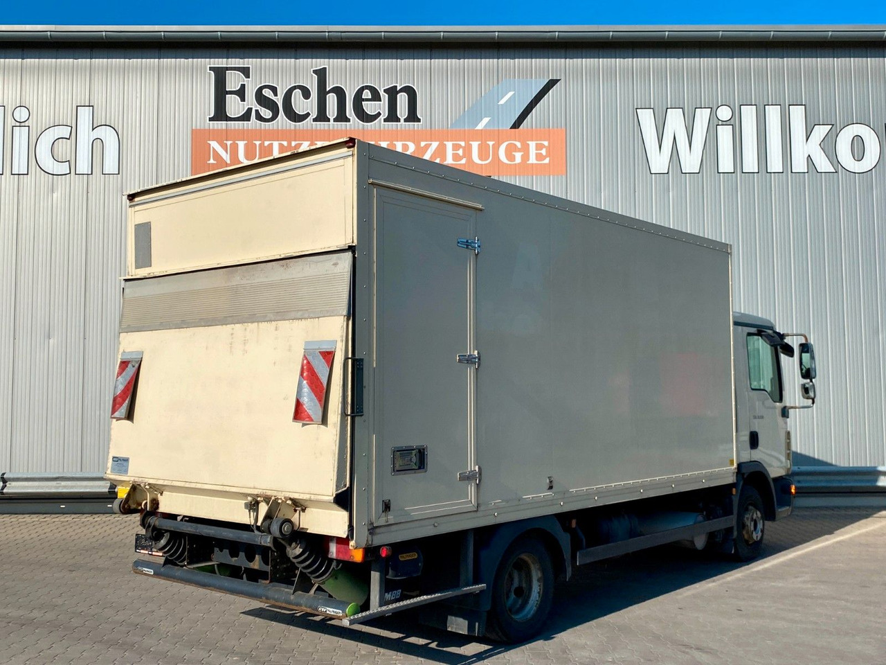 MAN TGL 8.150 Blatt/Blatt*5,5mKoffer*LBW*Seitentür MAN TGL 8.150 Blatt/Blatt*5,5mKoffer*LBW*Seitentür - Грузовик с закрытым кузовом: фото 5 MAN TGL 8.150 Blatt/Blatt*5,5mKoffer*LBW*Seitentür MAN TGL 8.150 Blatt/Blatt*5,5mKoffer*LBW*Seitentür - Грузовик с закрытым кузовом: фото 5