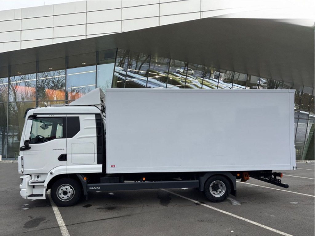 MAN TGL 8.220 4x2 BL - Грузовик с закрытым кузовом: фото 2 MAN TGL 8.220 4x2 BL - Грузовик с закрытым кузовом: фото 2