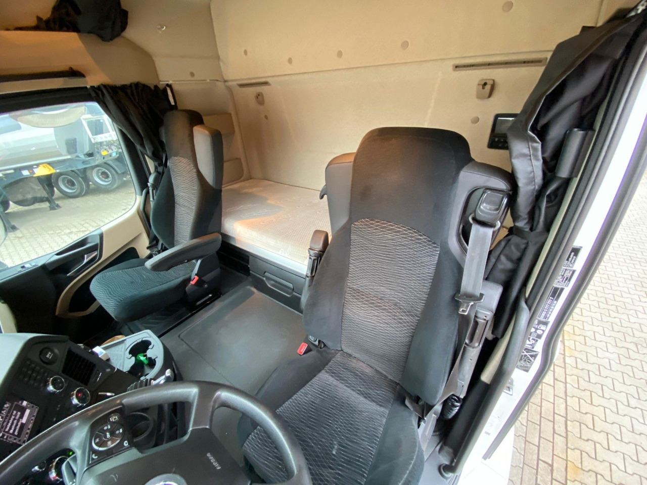 Mercedes-Benz Actros 1836 | Brems&Spur-Assistent*Klima*1.Hand - Тягач: фото 4 Mercedes-Benz Actros 1836 | Brems&Spur-Assistent*Klima*1.Hand - Тягач: фото 4
