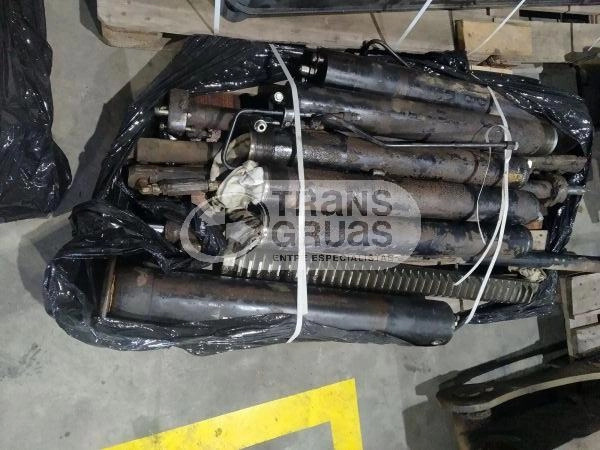 Grúa HIAB 225 E7 solo para recambios - Кран-манипулятор: фото 3 Grúa HIAB 225 E7 solo para recambios - Кран-манипулятор: фото 3